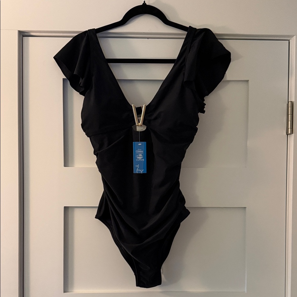Cupshe Black One-Piece Swimsuit - Tummy Contouring